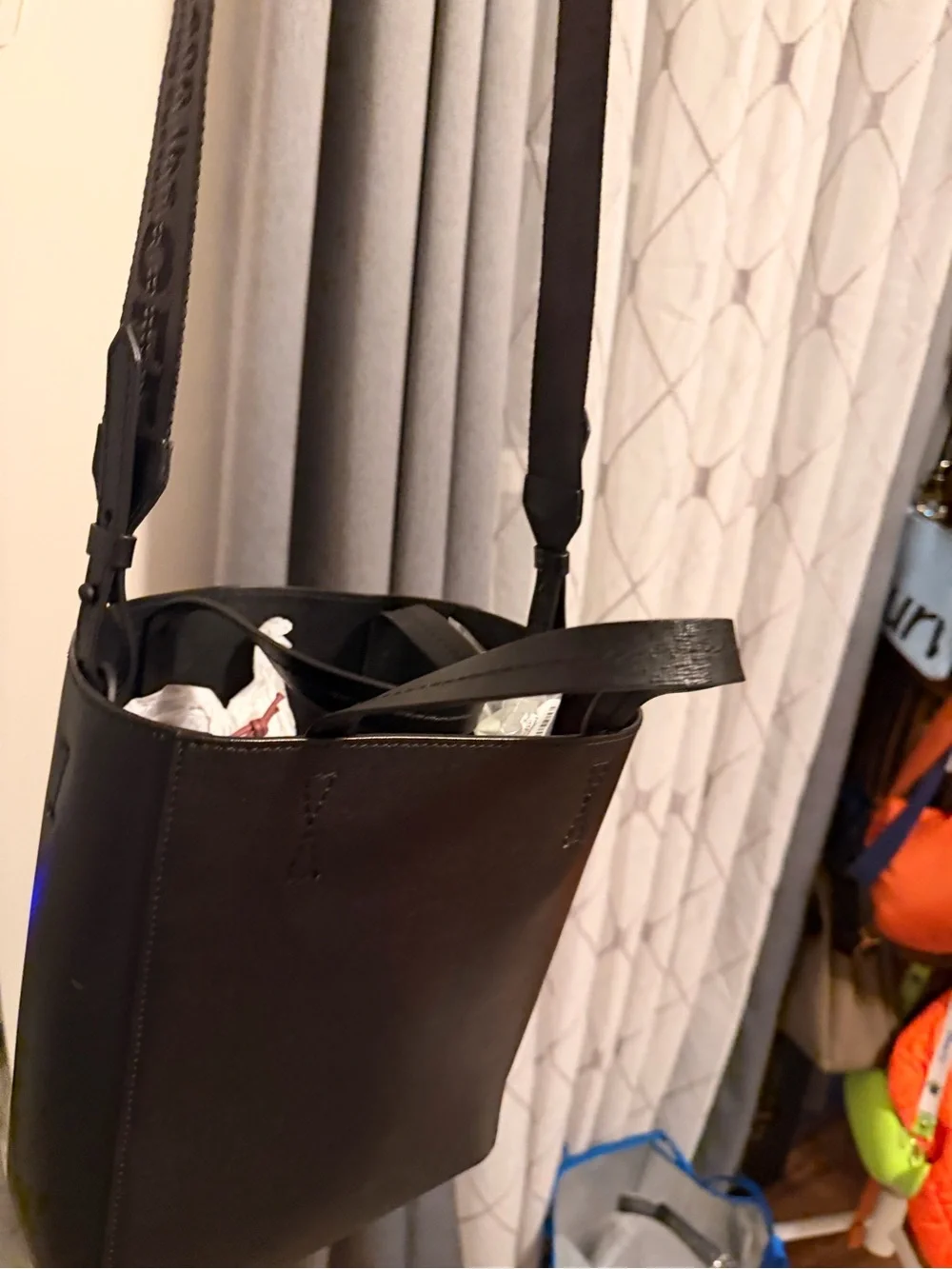 Off-White Black 